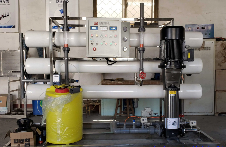 1-10噸小型<a href=http://m.zgsankai.com/fstcjssb/ target=_blank class=infotextkey>反滲透凈水設(shè)備</a>